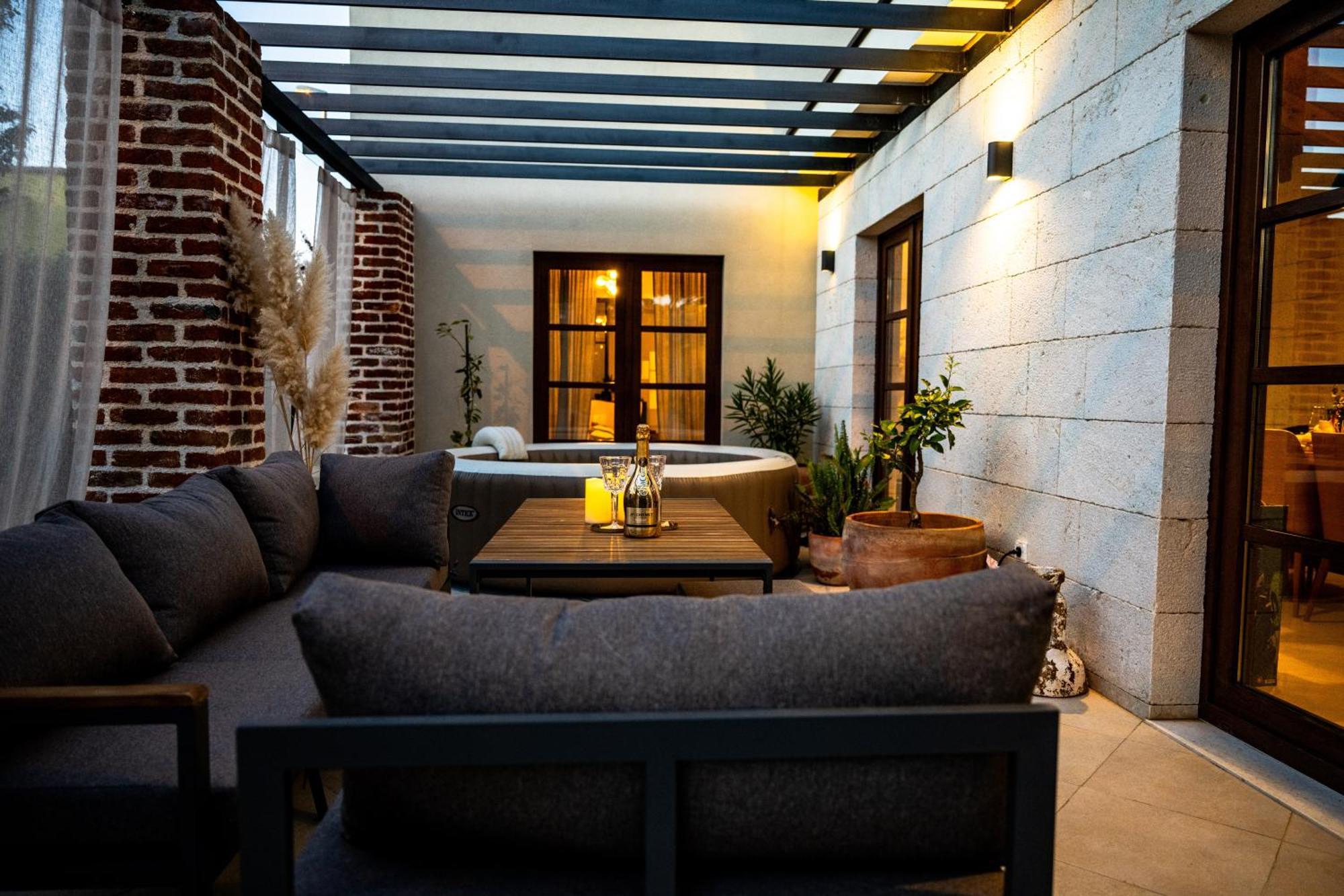 Villa House 