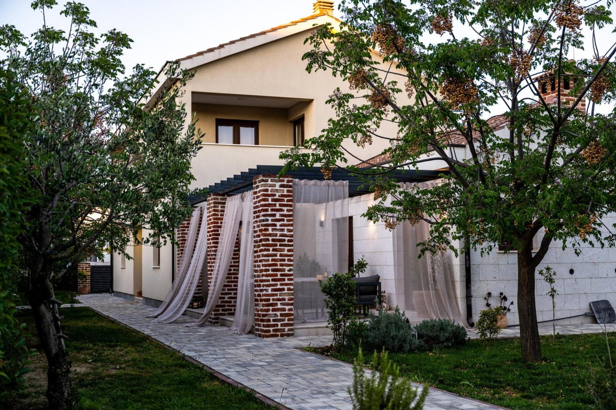 Villa House 