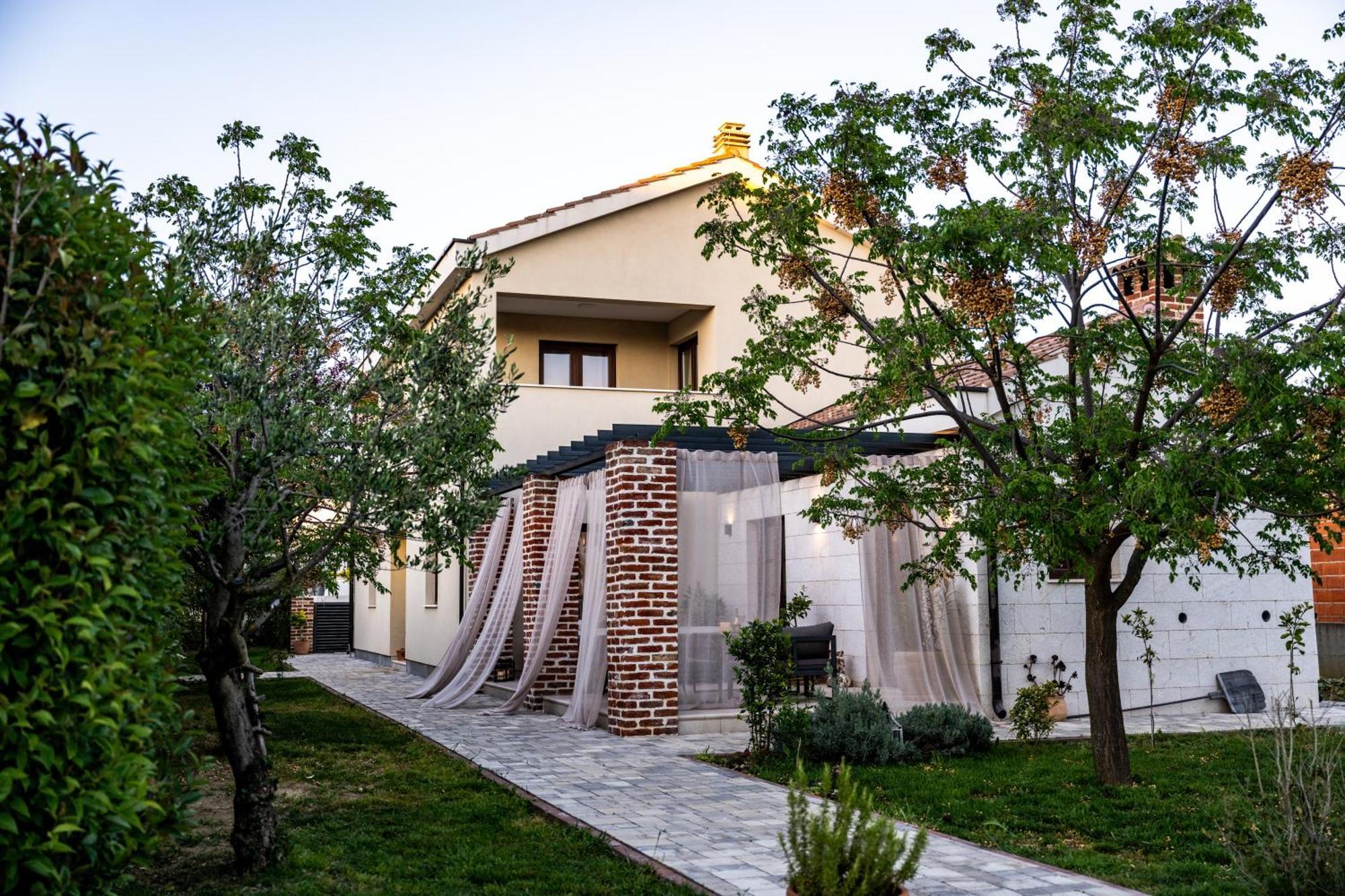 Villa House 